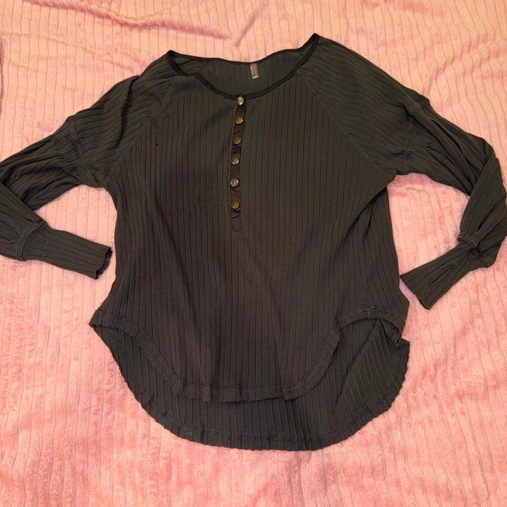 Black ribbed long sleeve top
